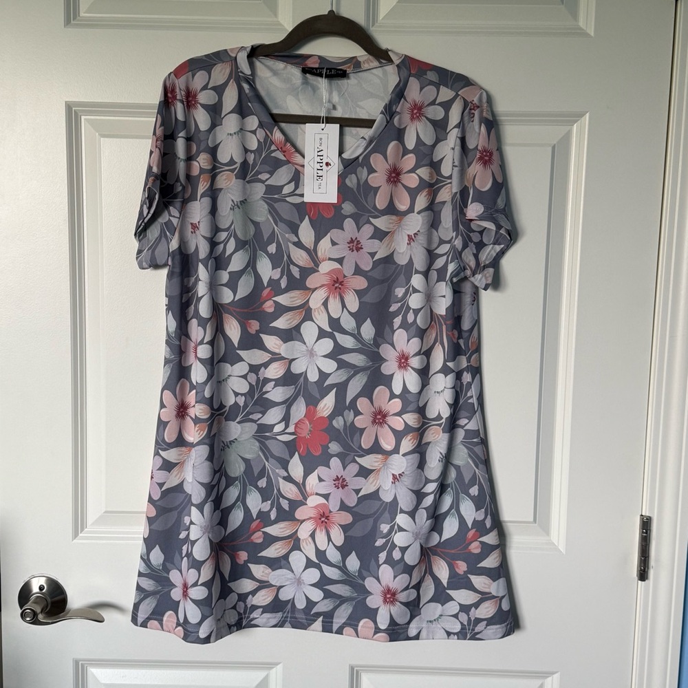 NWT Bon Apple Tea Floral V-Neck Tunic Size 1X